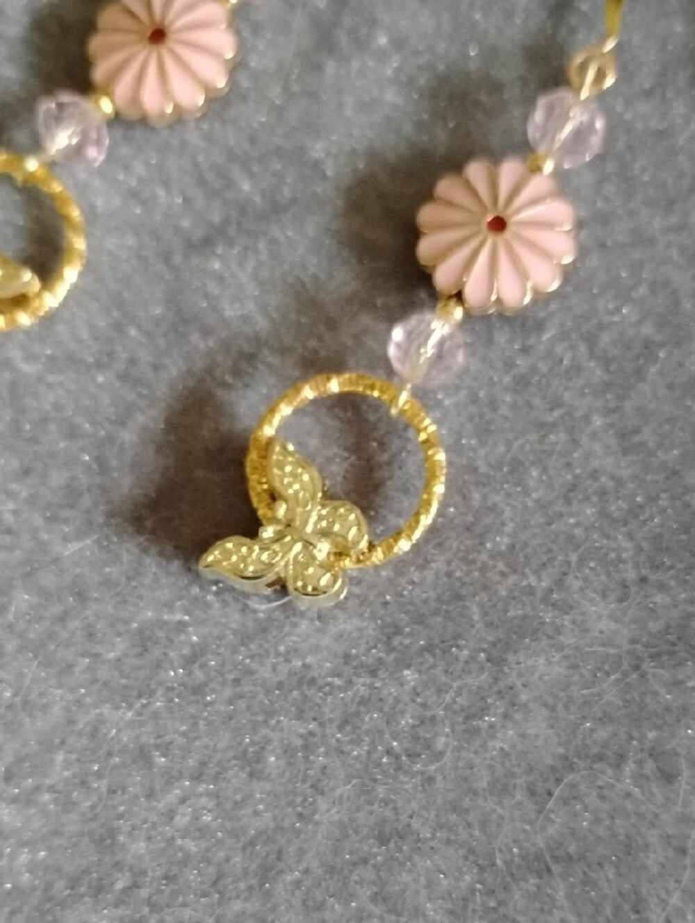 Hand Crafted Delicate Pink Daisy & Gold Butterfly Drop Earrings 💕HP💕 - Picture 4 of 5